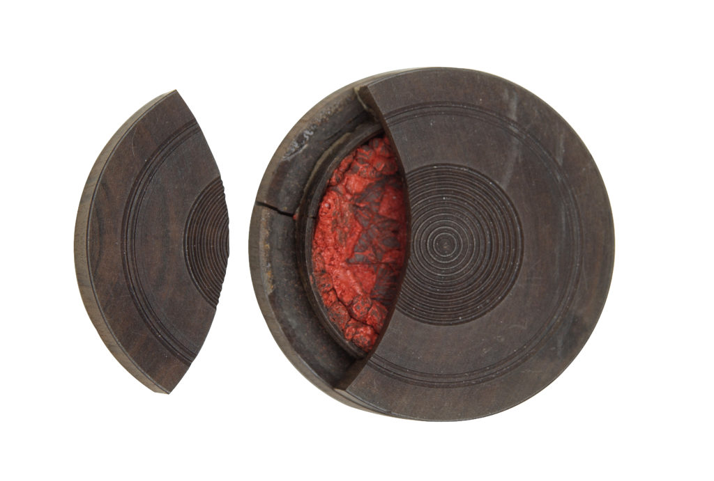 token-wooden-pot-with-rouge-foundling-museum