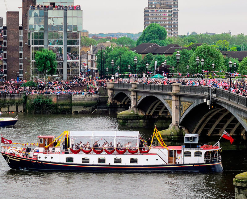 AAM Thames Diamond Jubilee Pageant, Battersea Bridge, June 2012 © Hilary Everett
